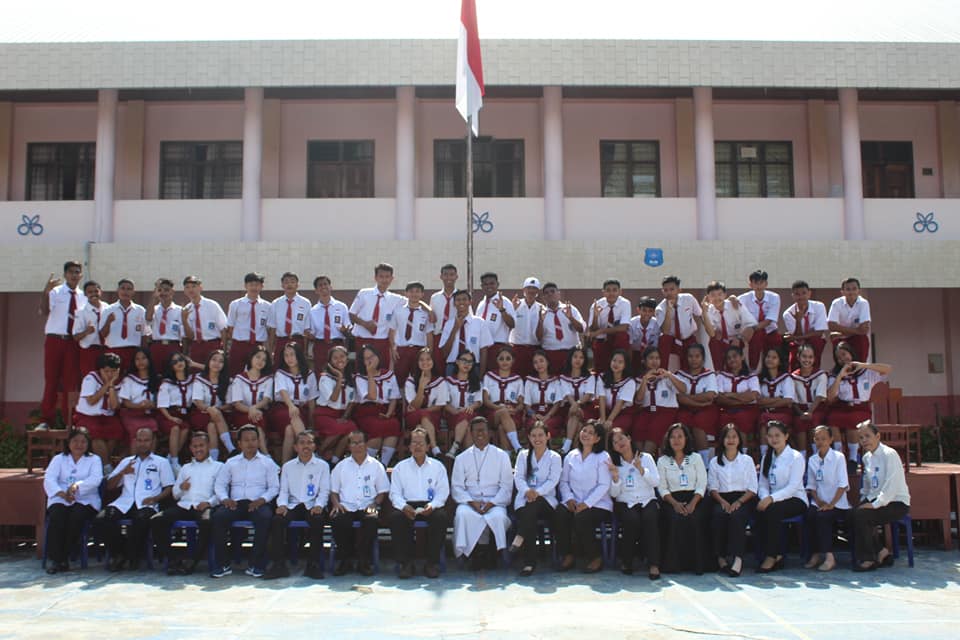 Foto bersama para guru